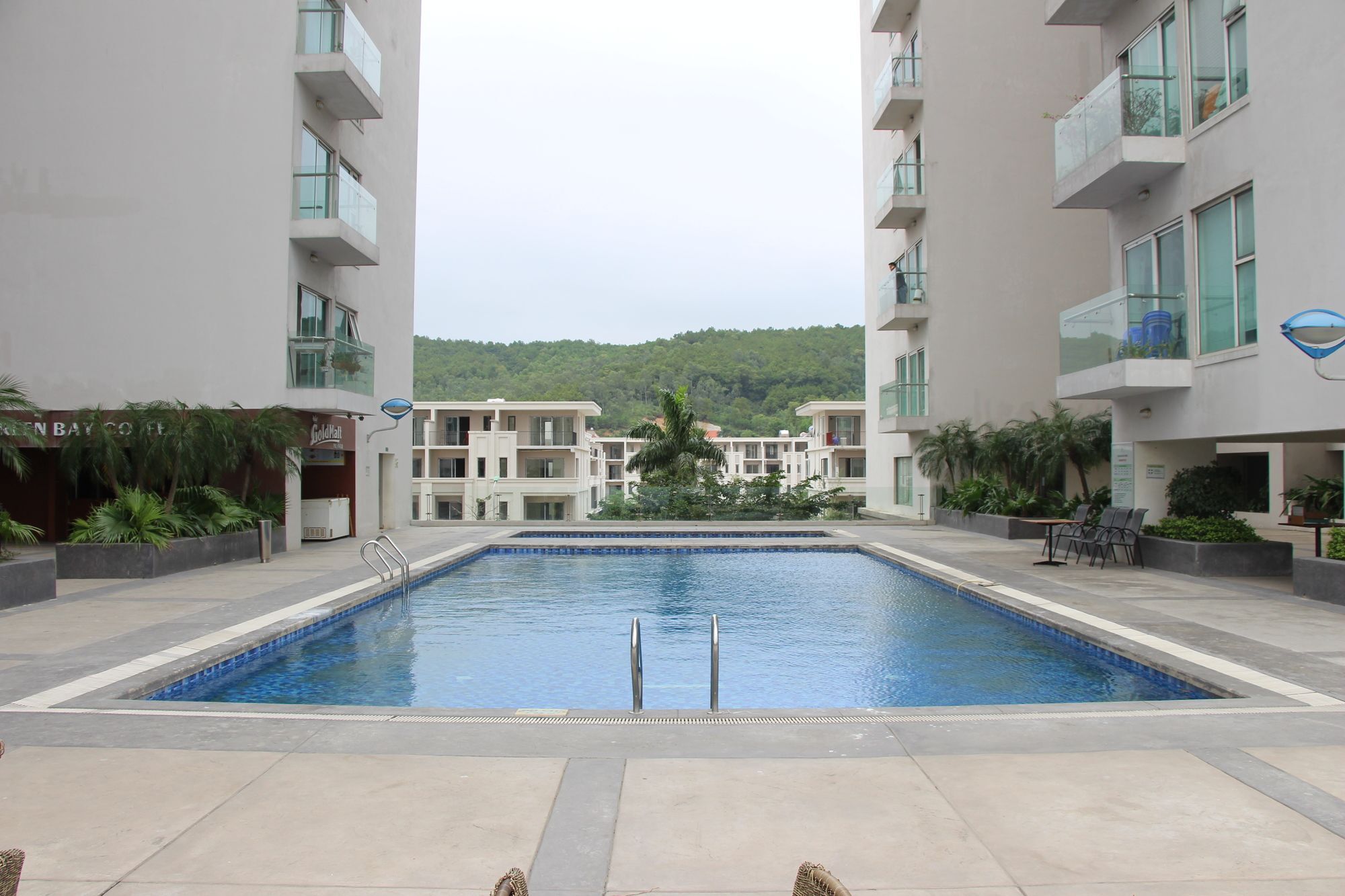 Le Jardin Homestay Ha Long Esterno foto
