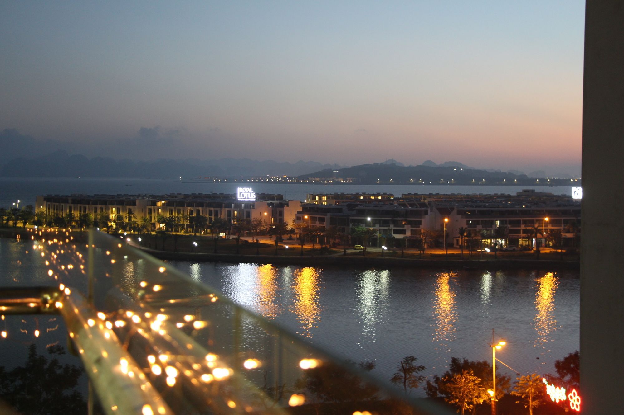 Le Jardin Homestay Ha Long Esterno foto